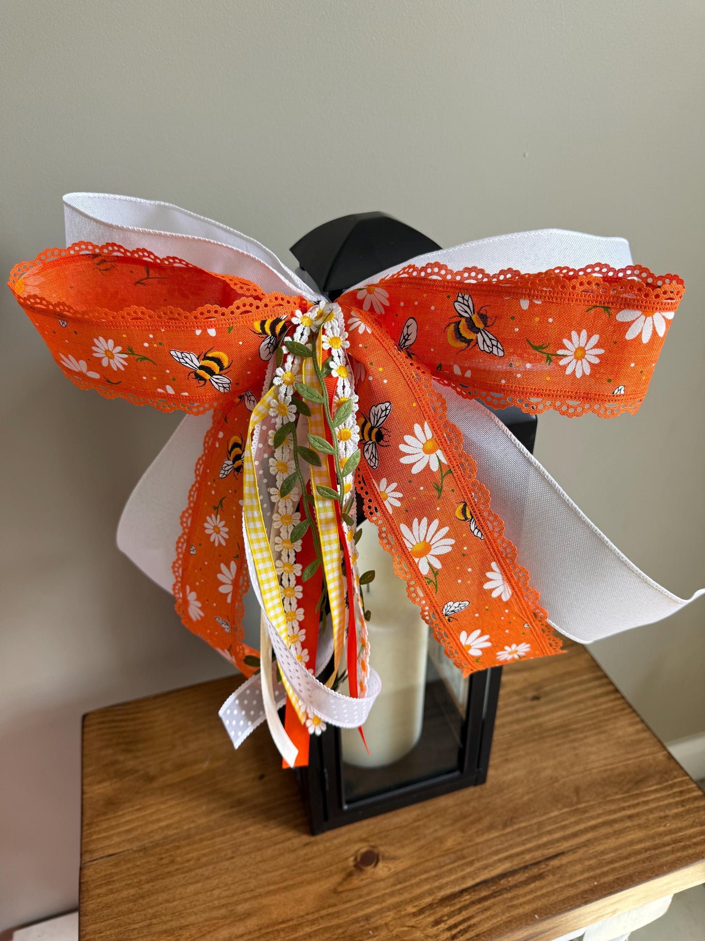 Orange Bee Bow