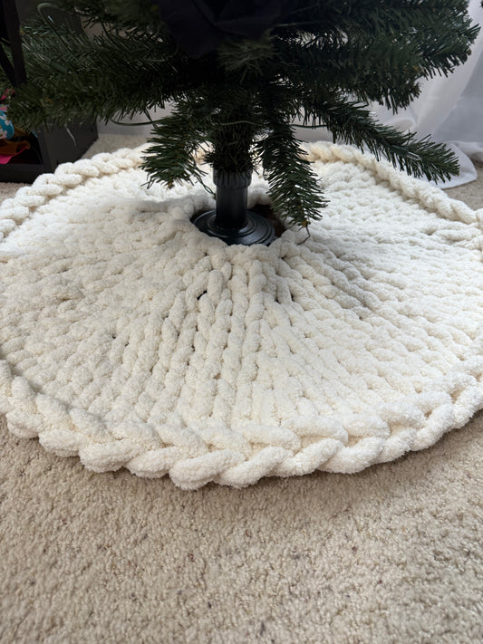 Chunky Knit Tree Skirt