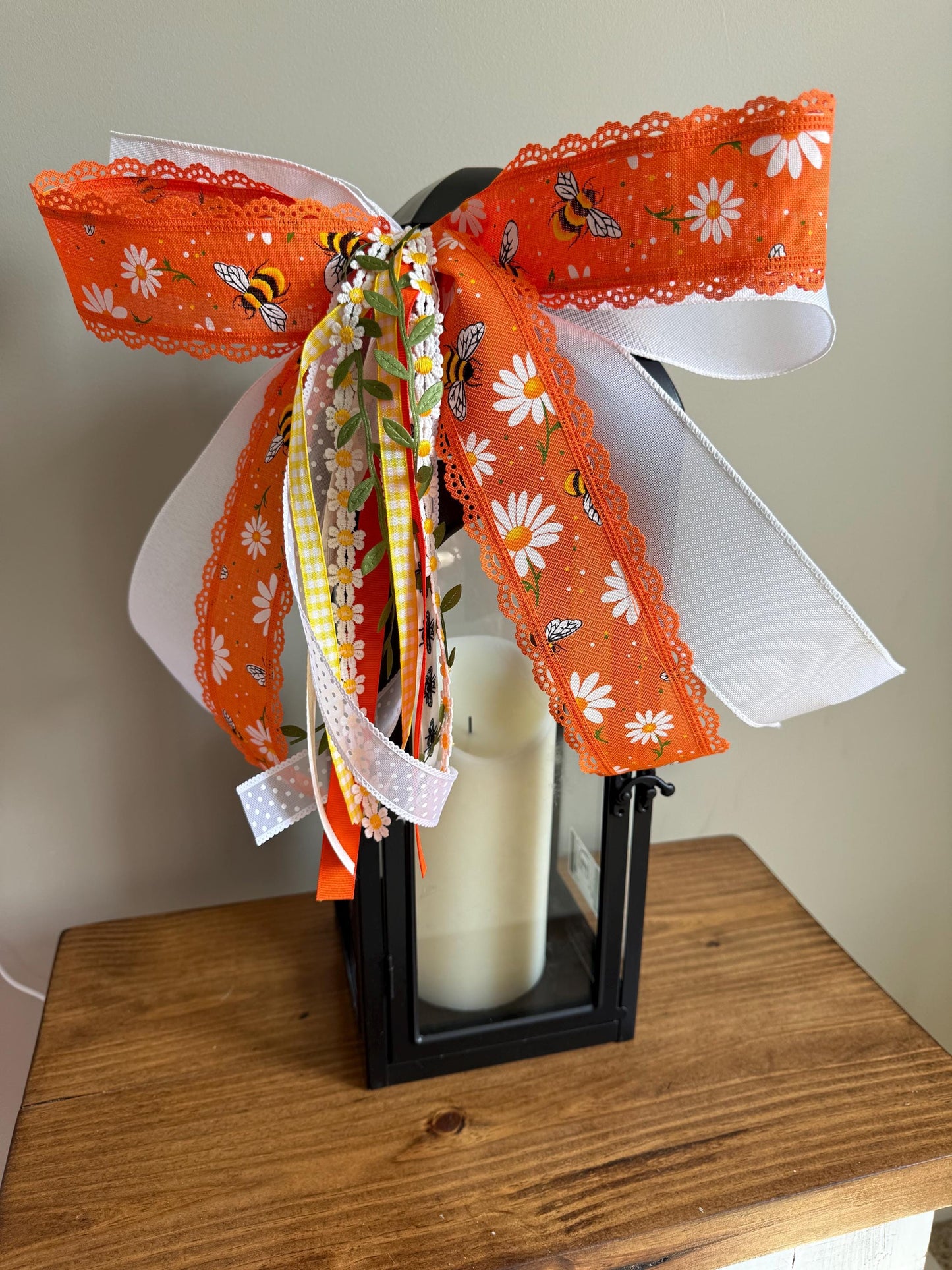 Orange Bee Bow